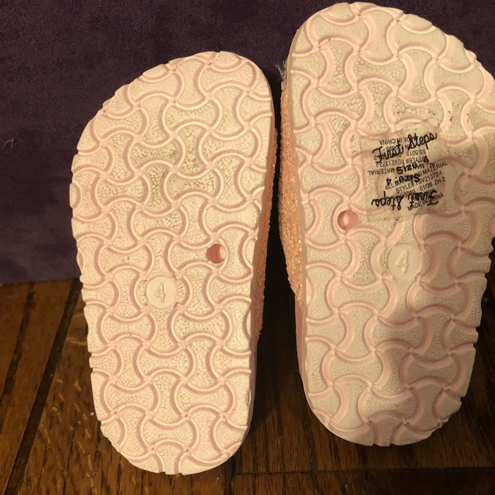 Size 4 sandal for baby girl - Picture 3 of 3